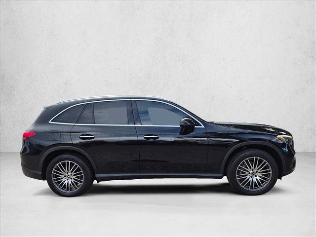 Used 2023 Mercedes-Benz GLC 300 4MATIC image 4