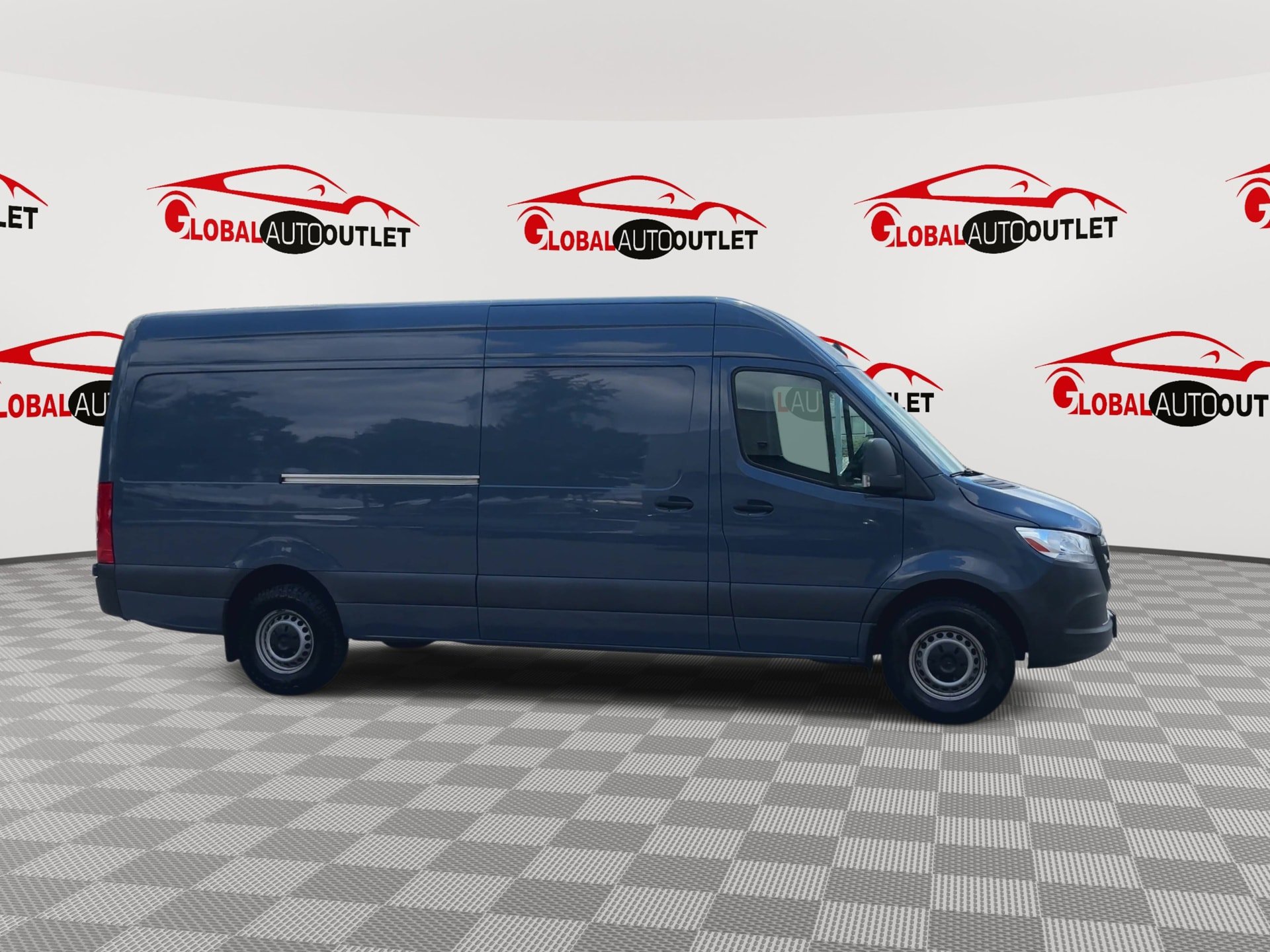 Used 2021 Mercedes-Benz Sprinter 2500 image 2