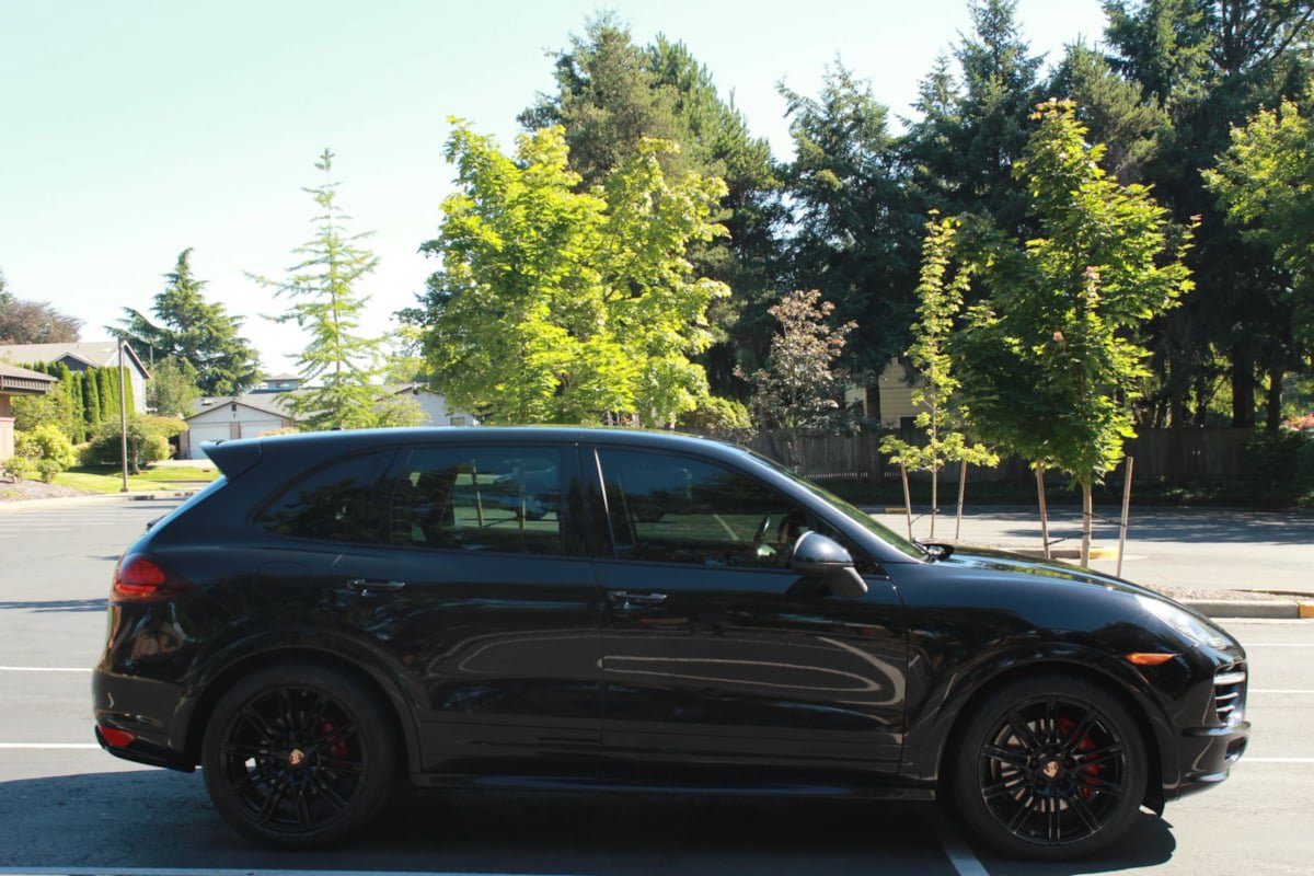 Used 2014 Porsche Cayenne GTS AWD/4WD image 4