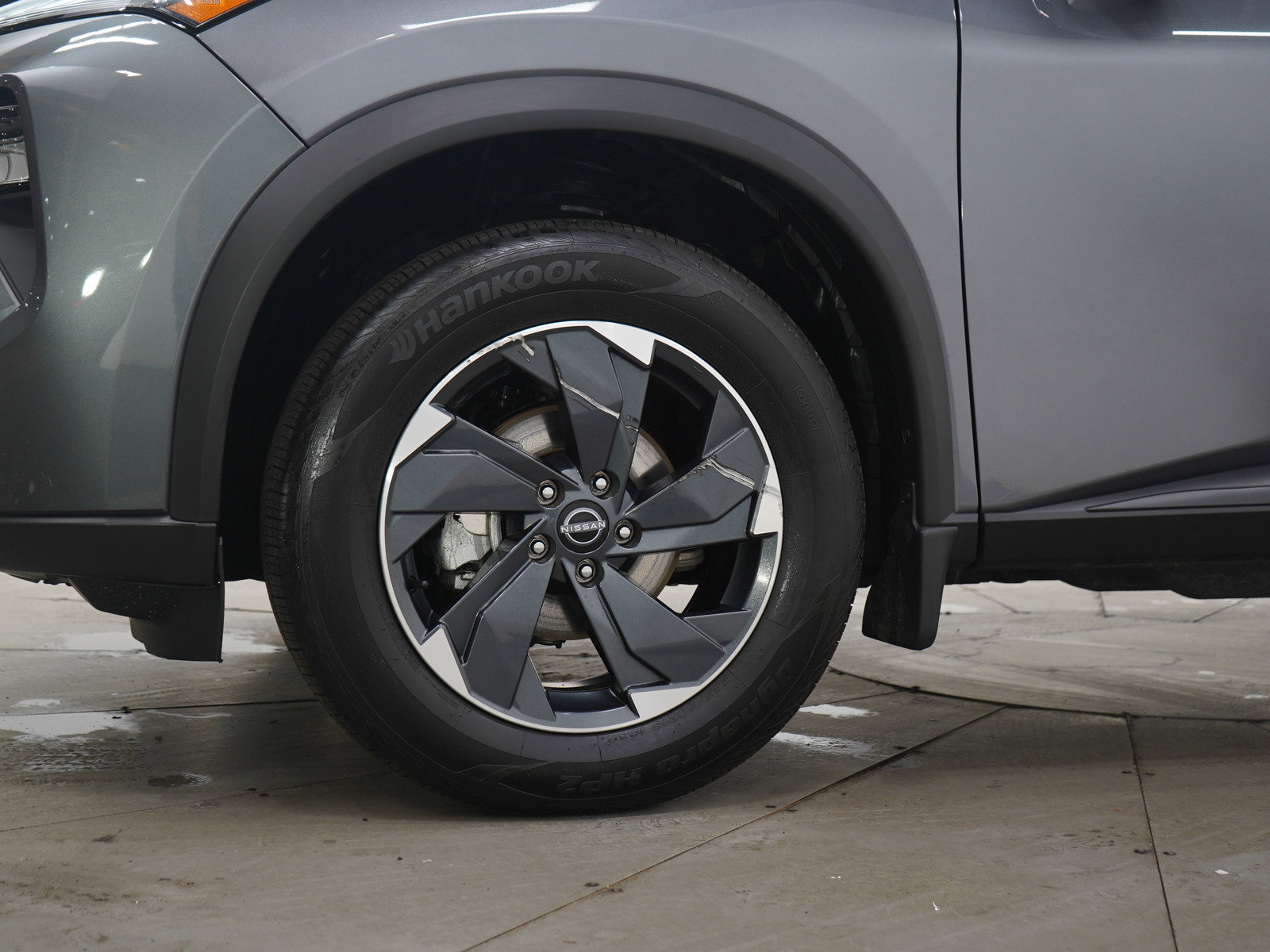 Used 2025 Nissan Rogue SV image 30