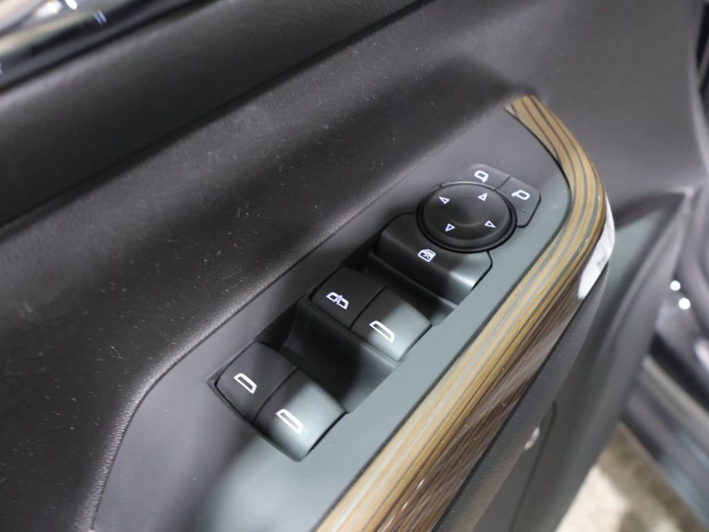 Used 2023 GMC Acadia SLE w/ LPO, Cargo Package image 14