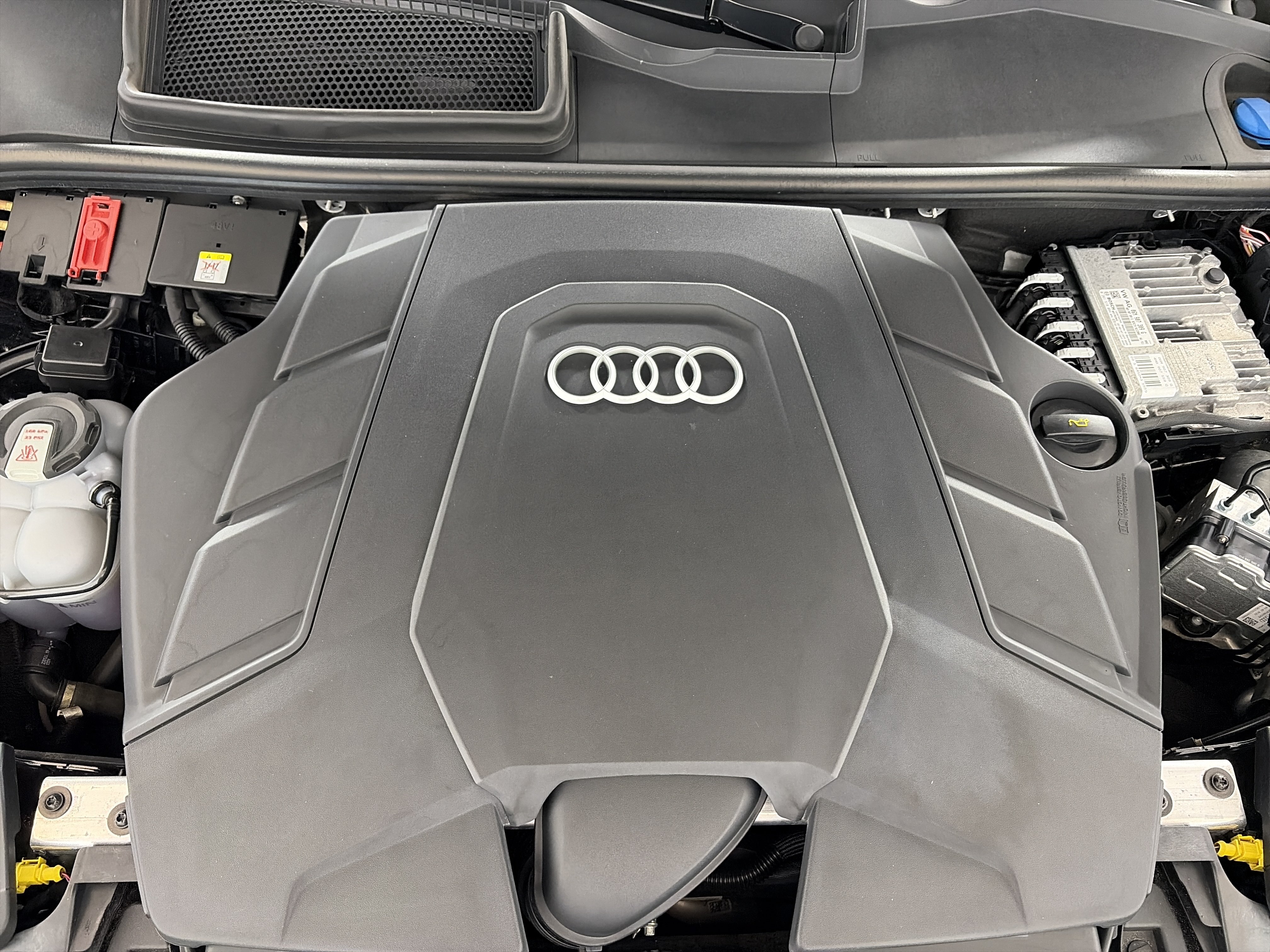 Certified 2022 Audi Q8 Premium Plus AWD/4WD image 11