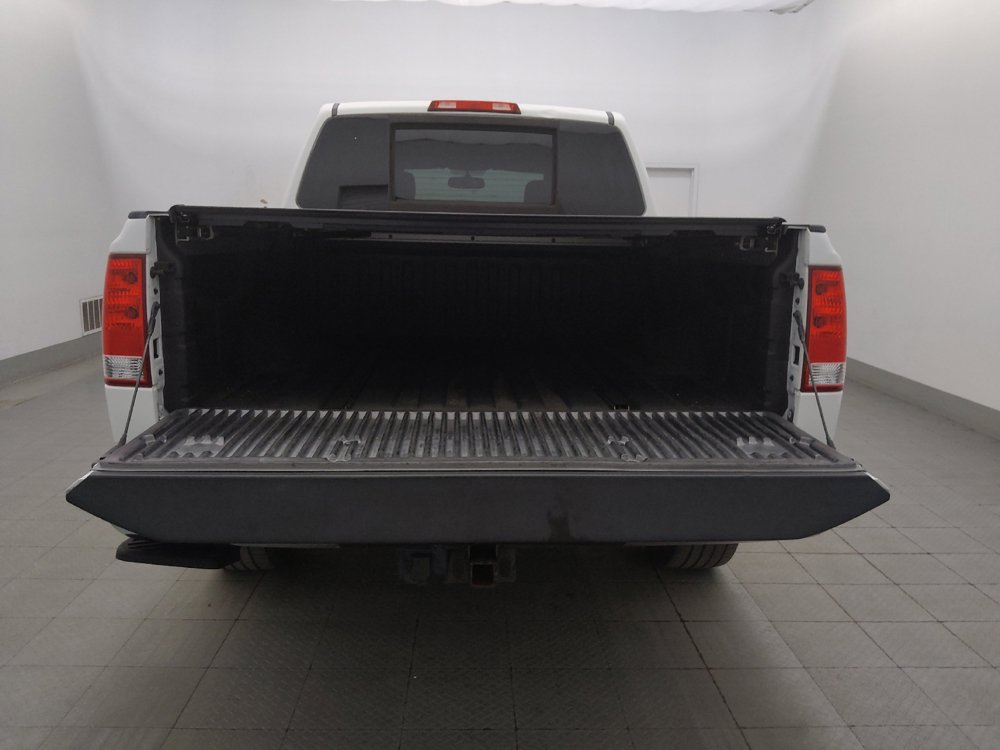 Used 2015 Nissan Titan SV w/ SV Value Truck Package RWD image 29