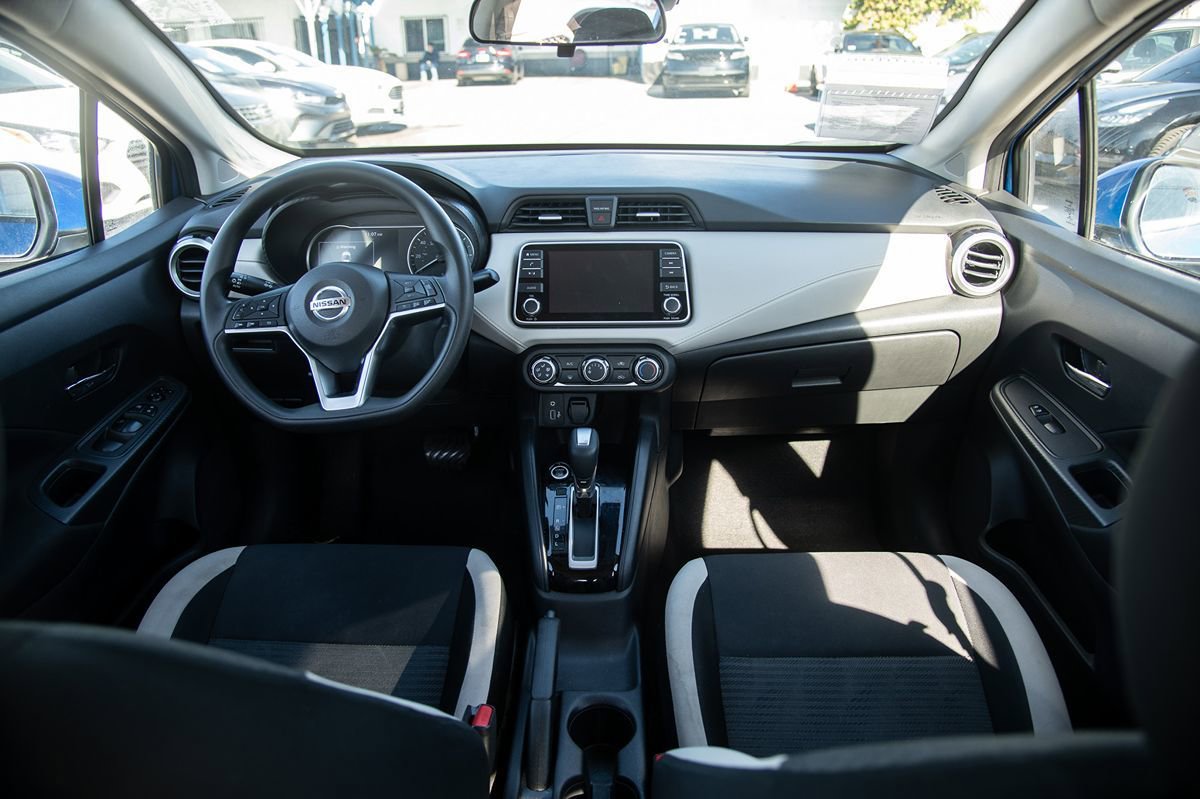 Used 2021 Nissan Versa SV image 15