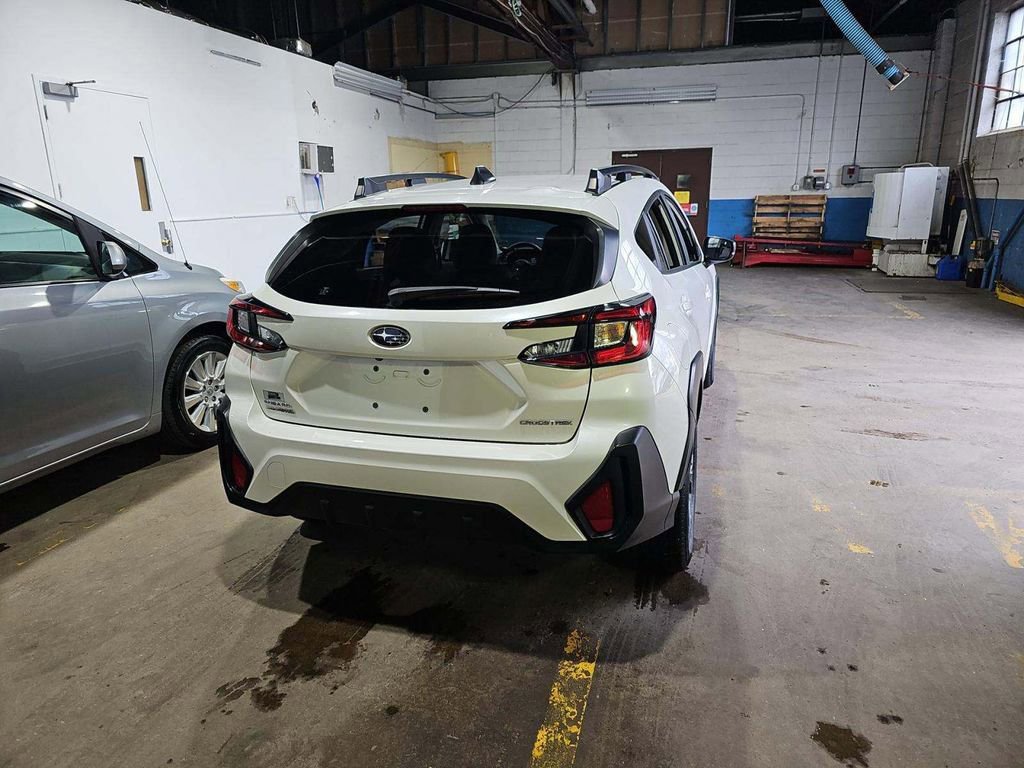 Used 2024 Subaru Crosstrek 2.0i Premium AWD/4WD video 3