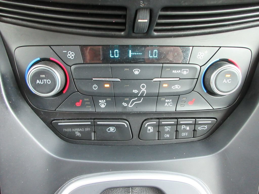 Used 2017 Ford C-MAX Energi Titanium w/ Equipment Group 501A FWD image 30