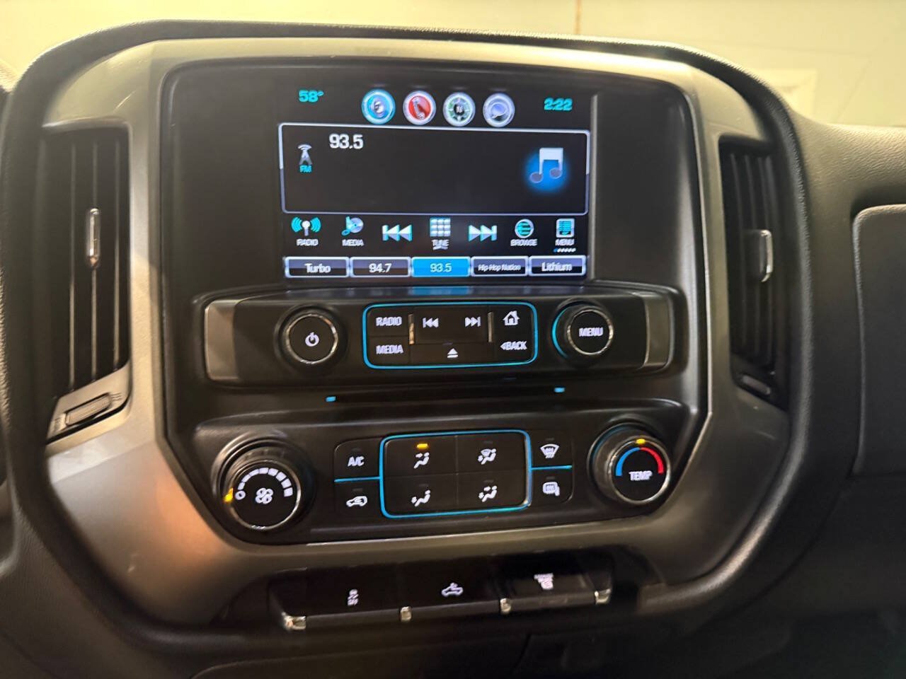 Used 2018 Chevrolet Silverado 2500 LT AWD/4WD image 8