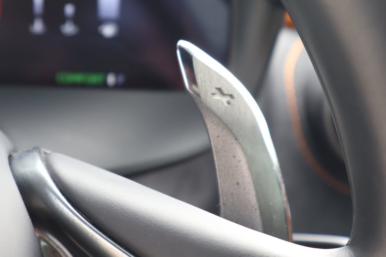Used 2025 McLaren 750S Spider RWD image 23
