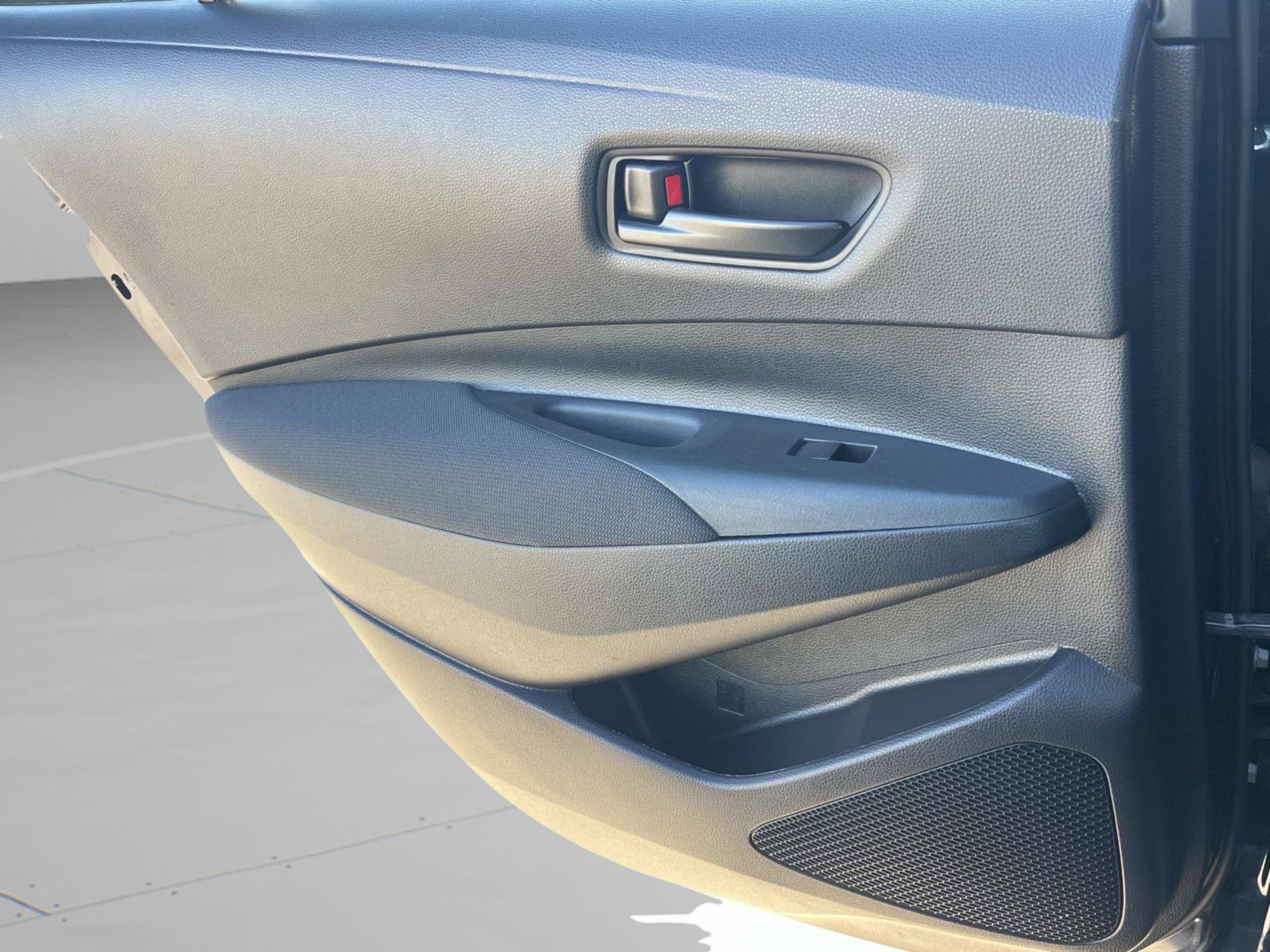 Used 2023 Toyota Corolla LE image 29