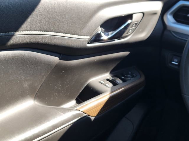 Used 2023 GMC Acadia SLE image 33