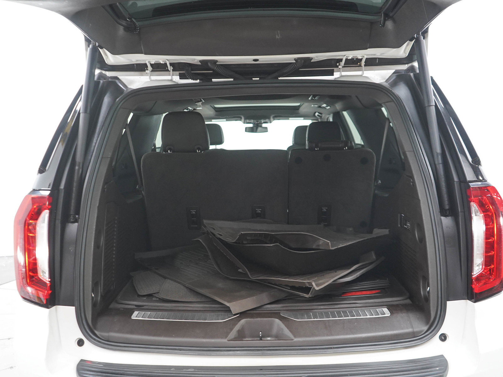 Used 2021 GMC Yukon XL Denali AWD/4WD image 17