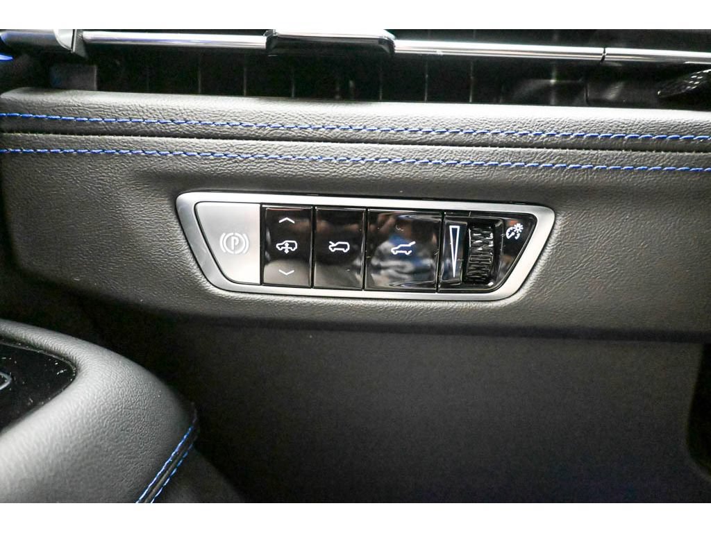 New 2026 Cadillac Escalade IQL Luxury AWD/4WD image 33
