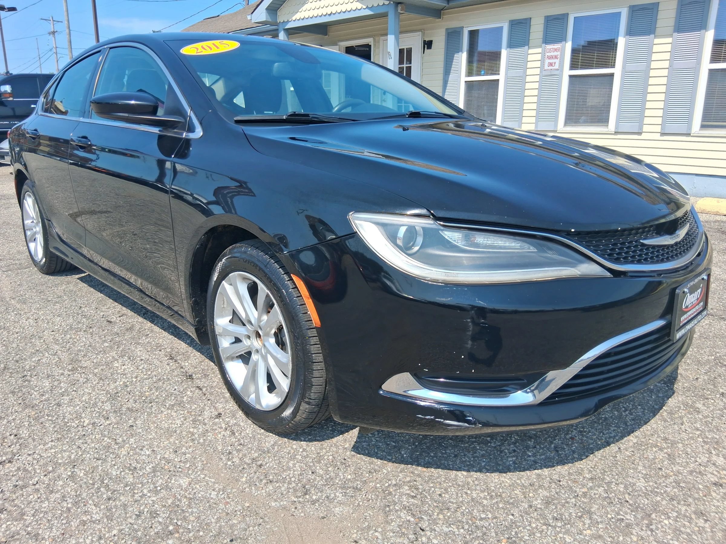 Used 2015 Chrysler 200 Limited FWD image 1