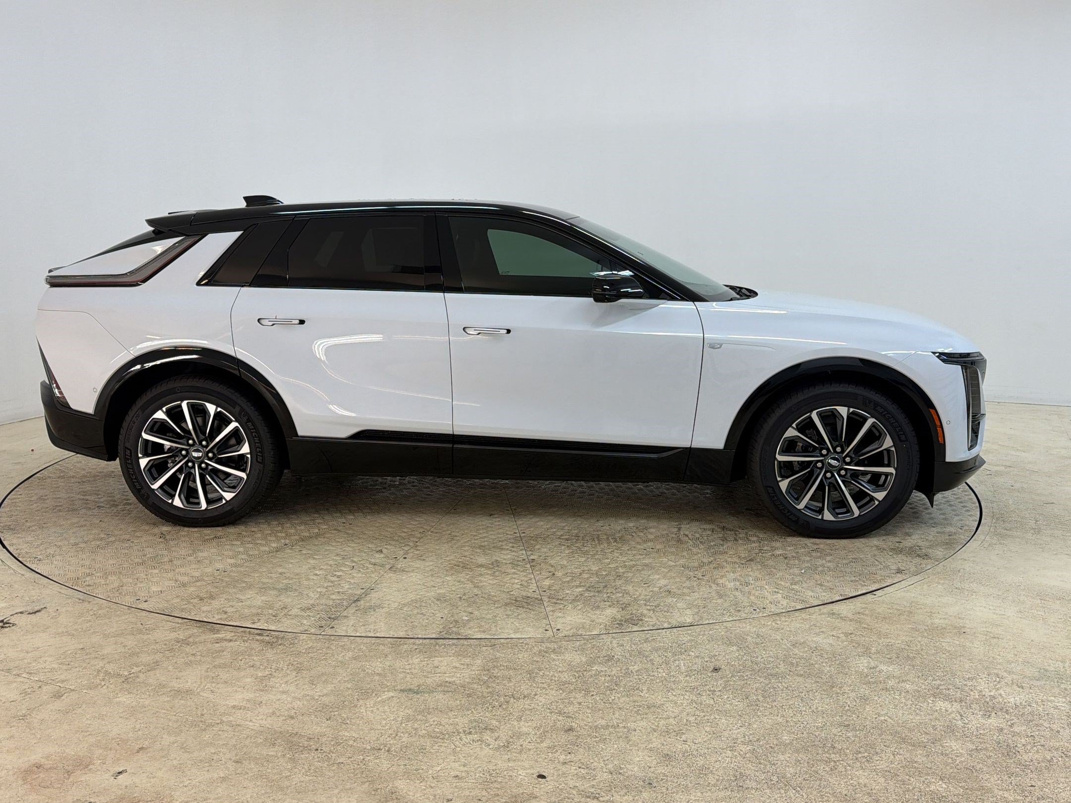 New 2026 Cadillac Lyriq Sport AWD/4WD image 7