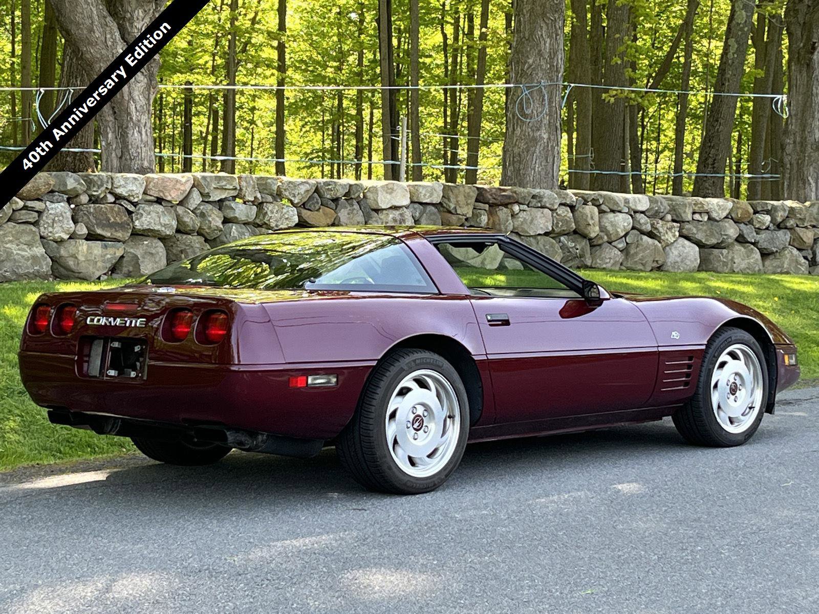 Used 1993 Chevrolet Corvette Coupe RWD image 3
