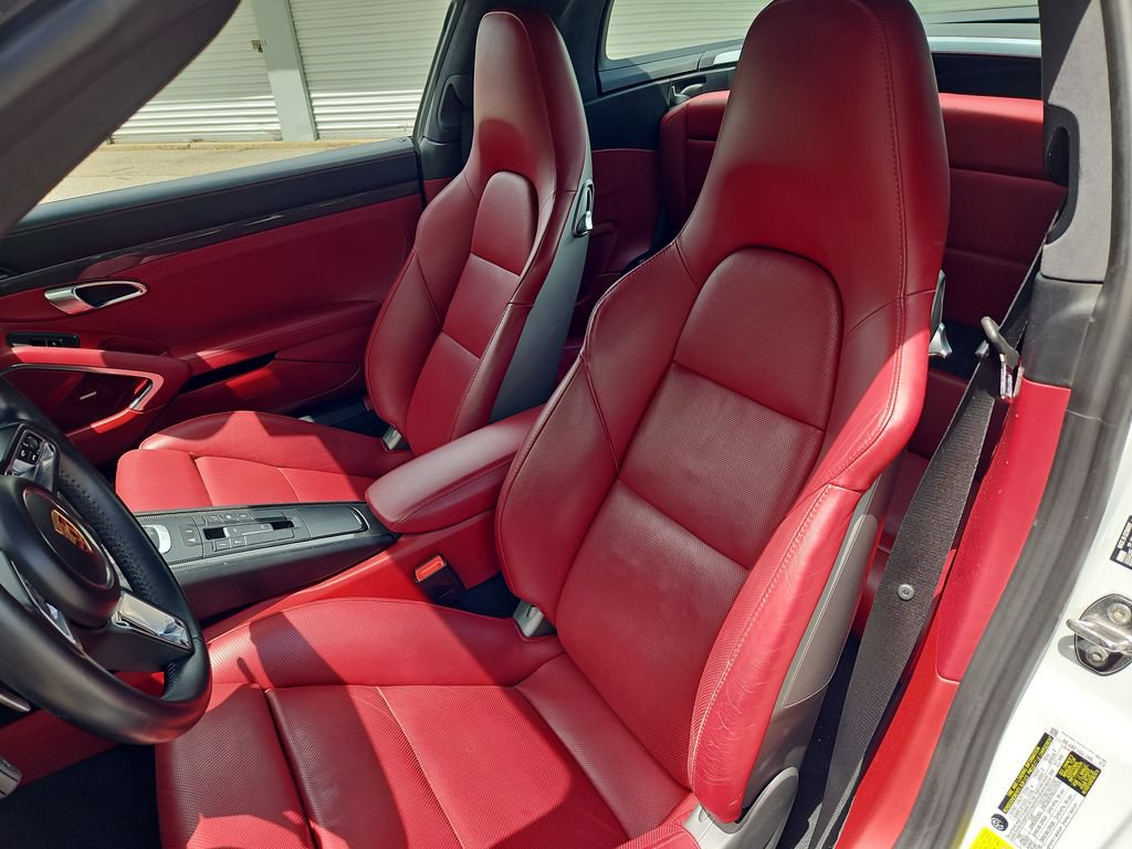 Certified 2019 Porsche 911 Targa 4 GTS AWD/4WD image 5
