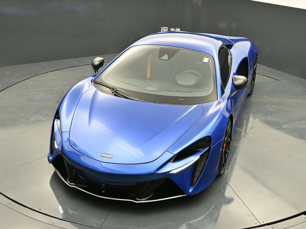 Used 2023 McLaren Artura image 17