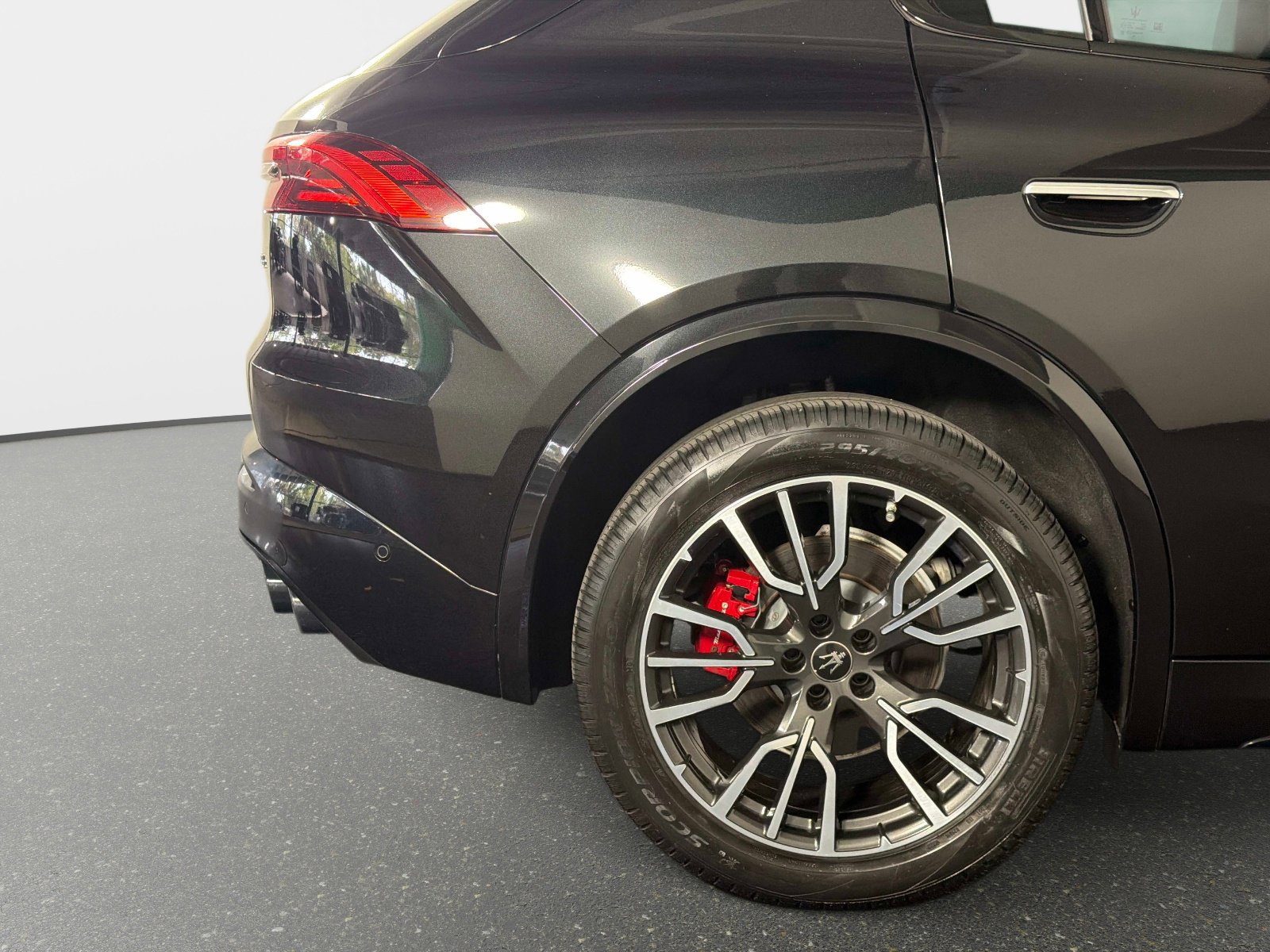 Used 2023 Maserati Grecale Modena AWD/4WD image 19