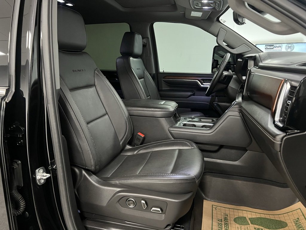 Used 2024 GMC Sierra 3500 Denali w/ Denali Reserve Package image 61