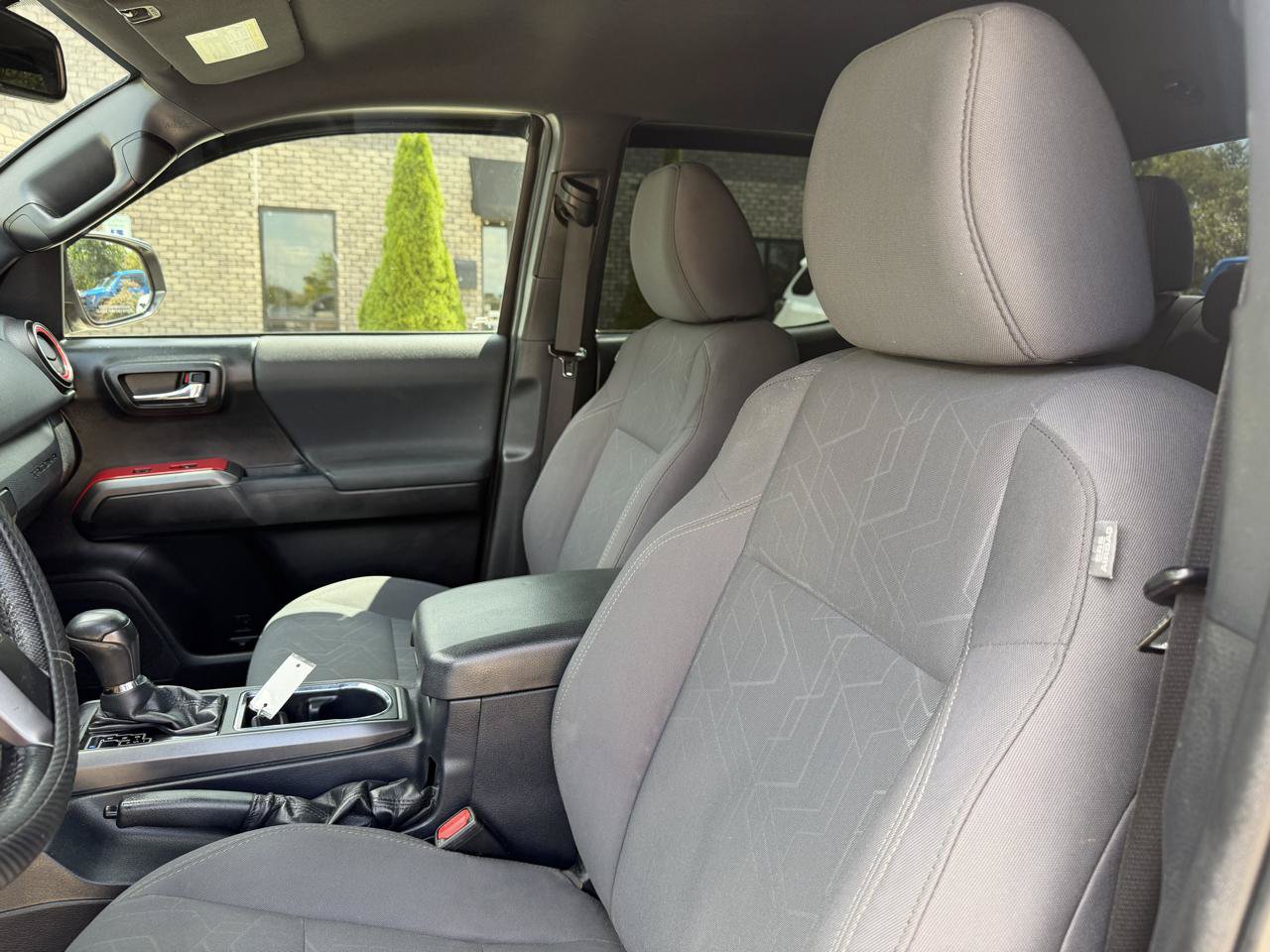 Used 2019 Toyota Tacoma TRD Sport w/ Technology Package AWD/4WD image 14