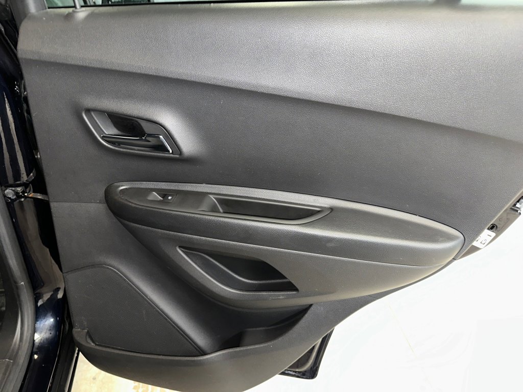 Certified 2021 Chevrolet Trax LS w/ Tint and Cruise Package image 23