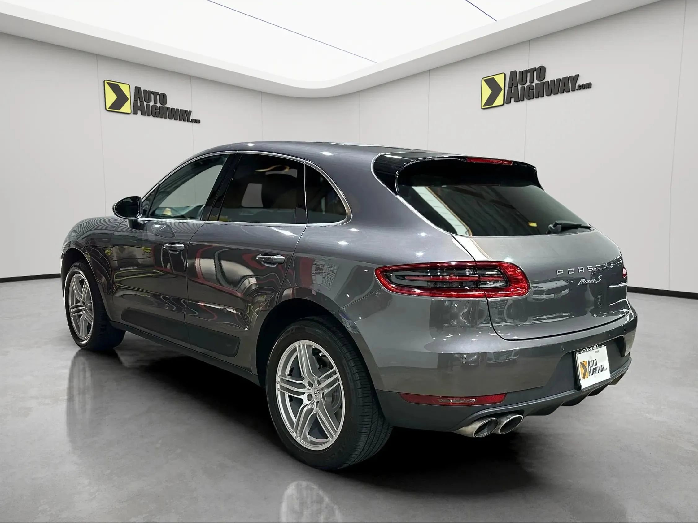 Used 2016 Porsche Macan S image 7