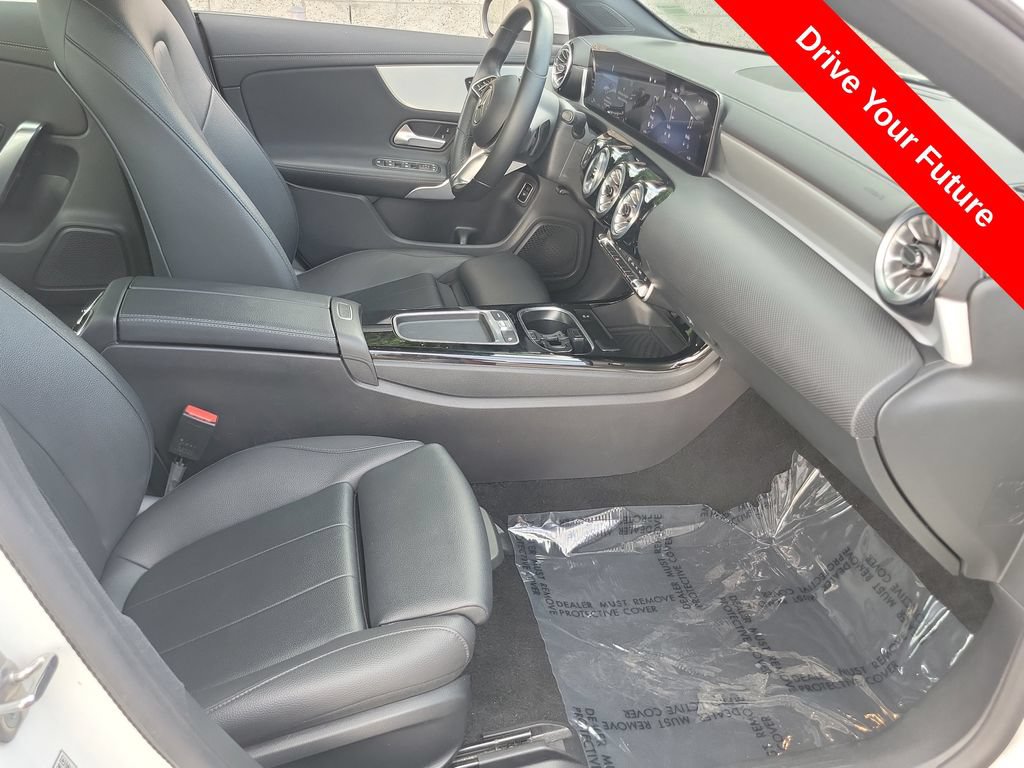 Used 2025 Mercedes-Benz CLA 250 image 22