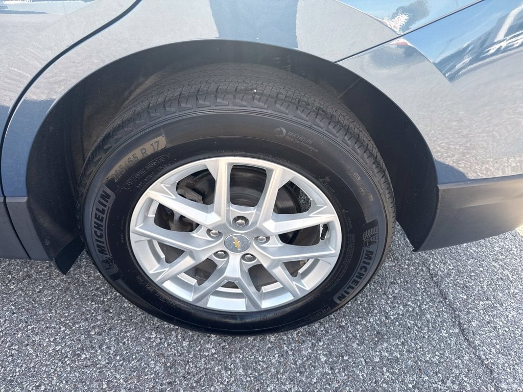 Used 2024 Chevrolet Equinox LT w/ LPO, Floor Liner Package FWD image 6