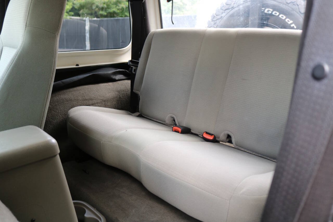 Used 2006 Jeep Wrangler X AWD/4WD image 96