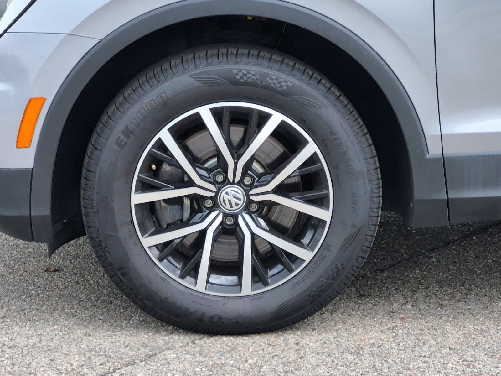 Used 2021 Volkswagen Tiguan SE AWD/4WD image 14