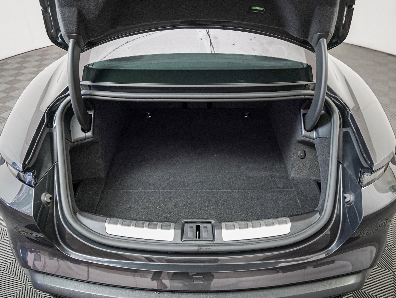 Certified 2025 Porsche Taycan 4S w/ Premium Package image 24