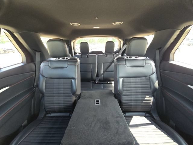 Used 2025 Ford Explorer ST-Line w/ ST-Line Street Pack AWD/4WD image 22