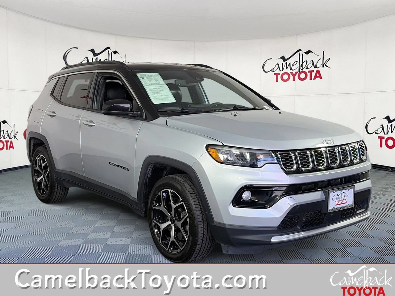 Used 2025 Jeep Compass Limited AWD/4WD image 1