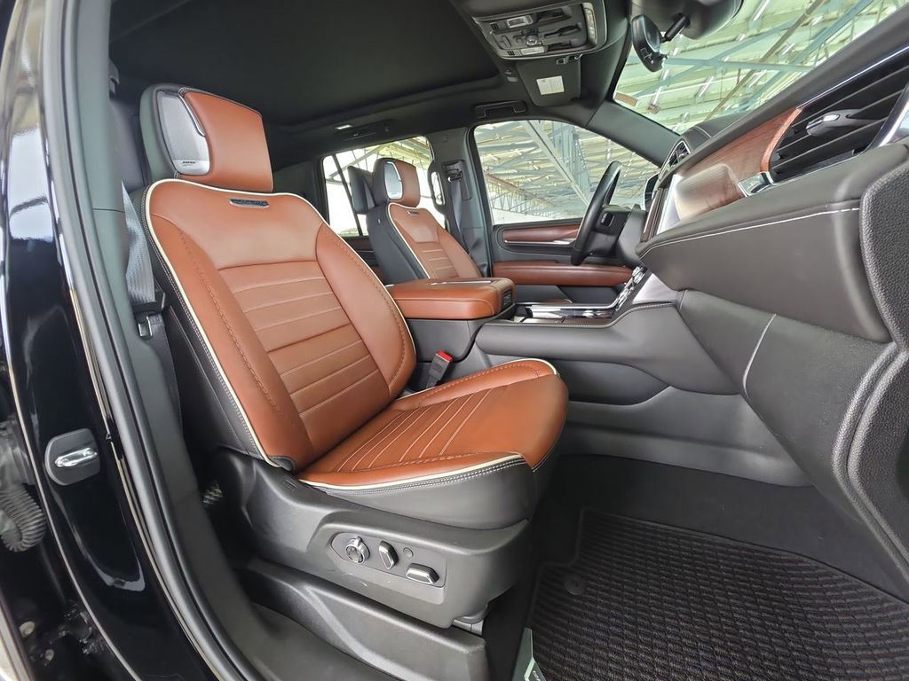 Used 2024 GMC Yukon Denali Ultimate image 29