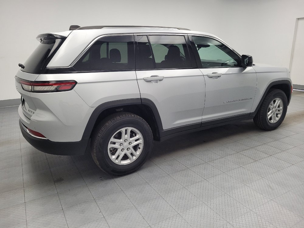Used 2024 Jeep Grand Cherokee Laredo RWD image 10