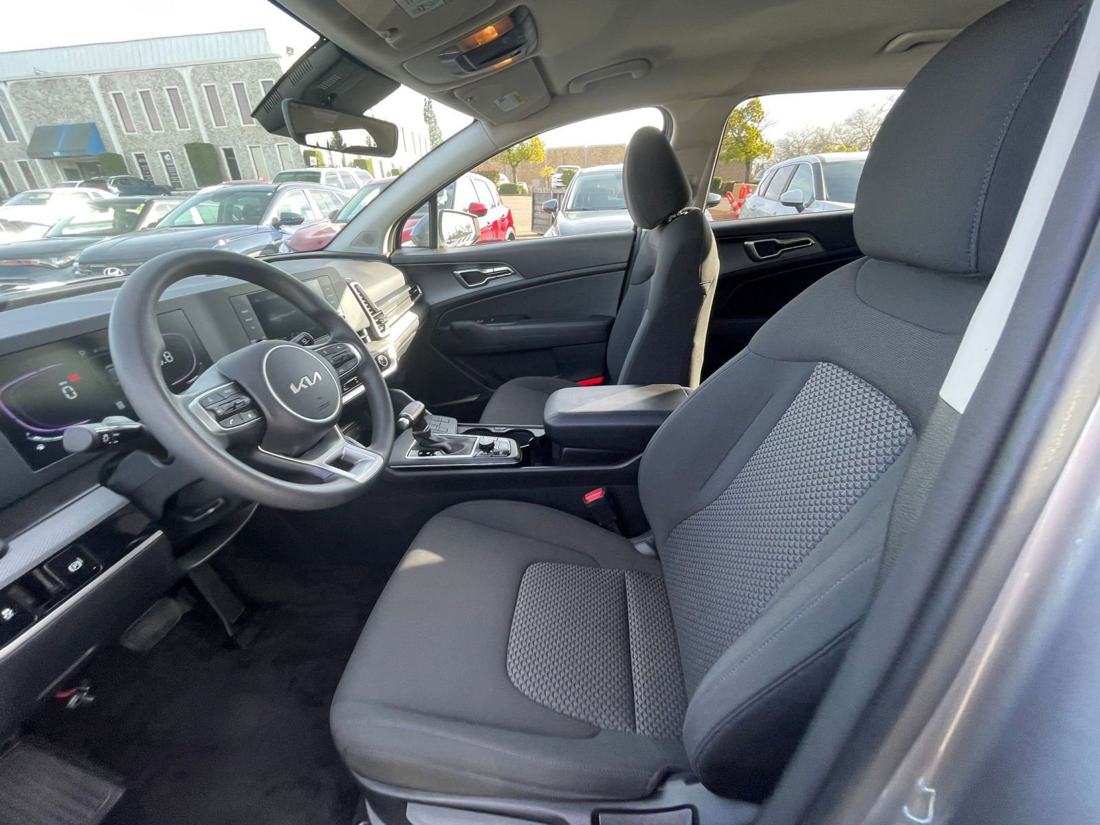 Used 2025 Kia Sportage LX image 25