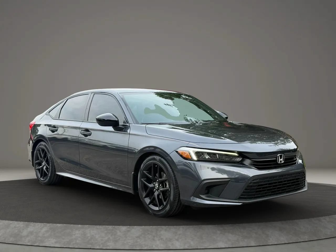 Used 2023 Honda Civic Sport image 3