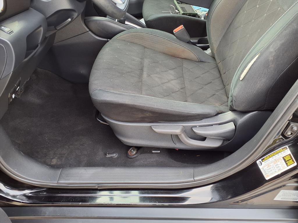 Used 2018 Nissan Kicks SV image 15