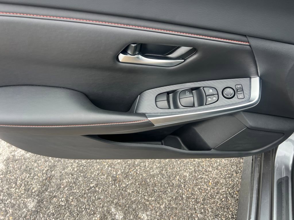 New 2025 Nissan Sentra SR image 11
