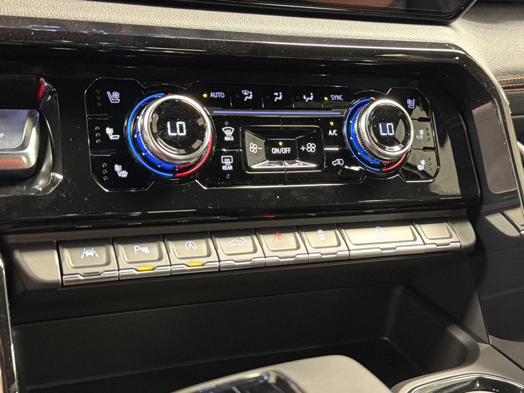 New 2026 GMC Sierra 1500 AT4 w/ AT4 Premium Package AWD/4WD image 39