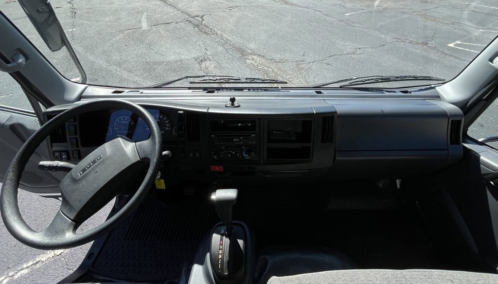 Used 2024 Isuzu NPR image 19