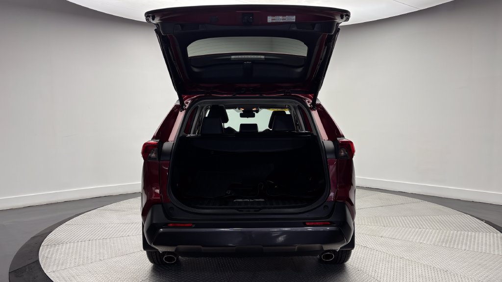 Used 2019 Toyota RAV4 Limited w/ Advanced Technology Package AWD/4WD image 39