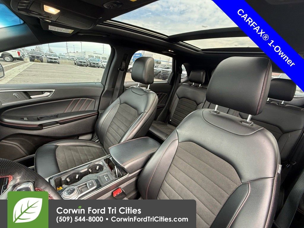 Used 2020 Ford Edge ST-Line w/ Cold Weather Package image 2