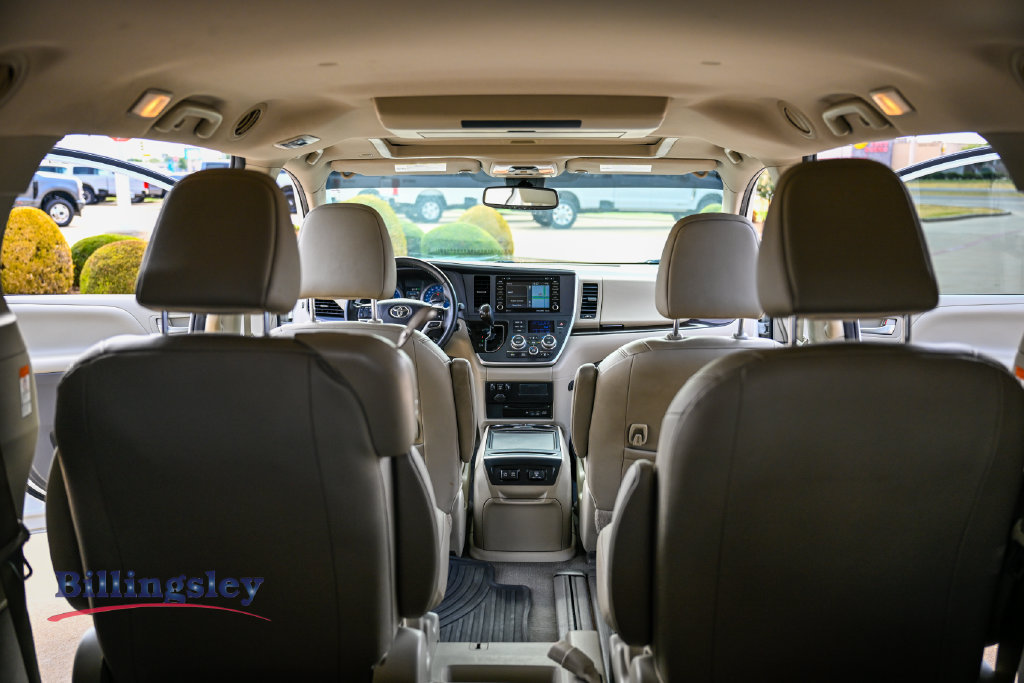 Used 2020 Toyota Sienna XLE Premium FWD image 16