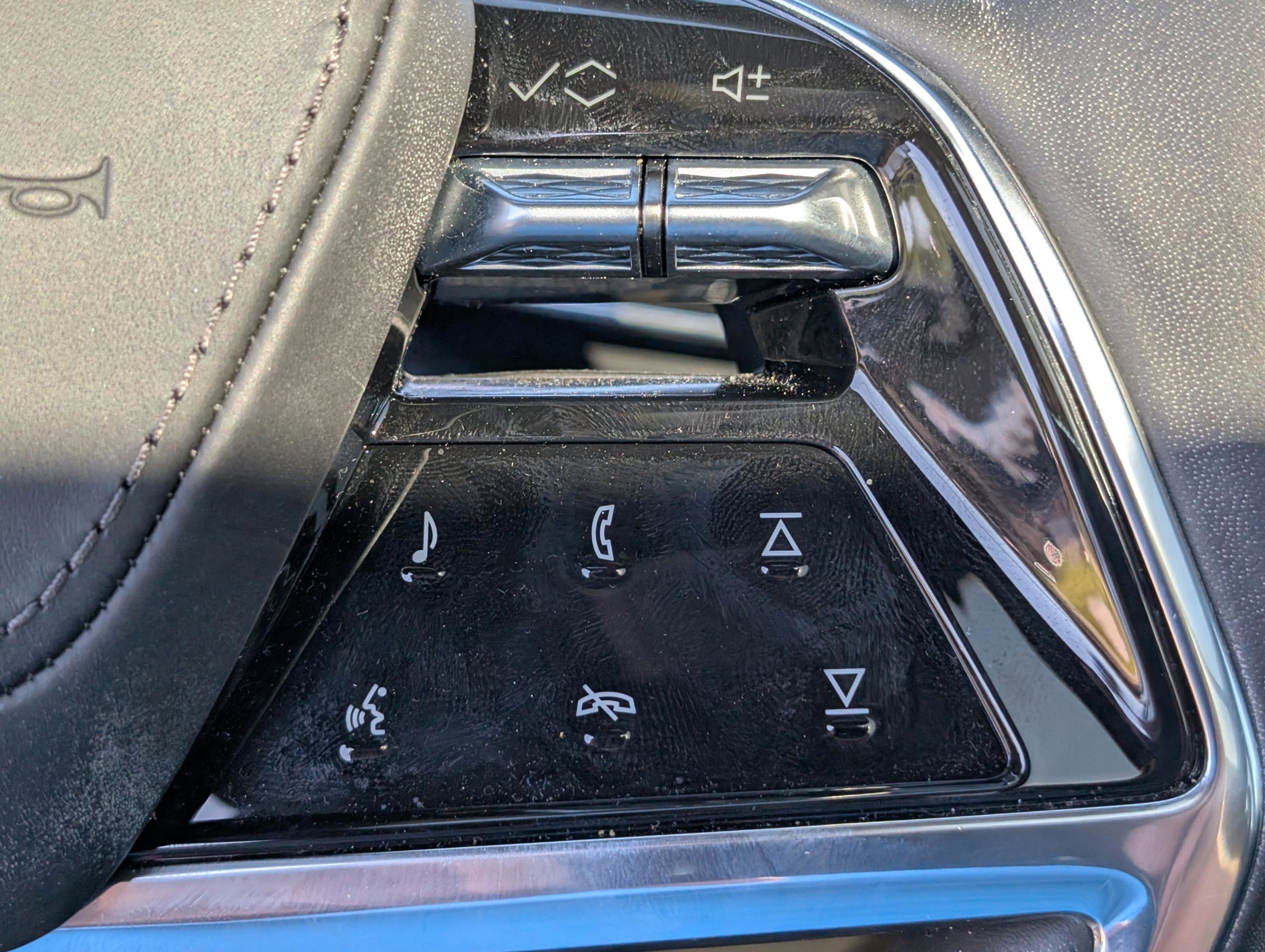 Used 2025 Cadillac Escalade Sport Platinum w/ LPO, ONYX Package image 21