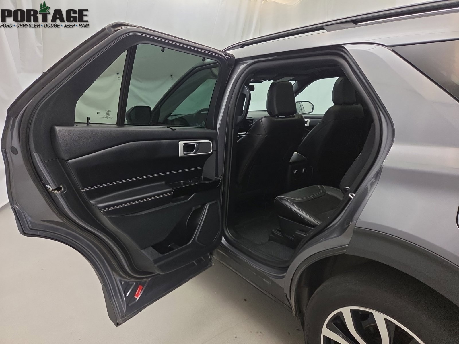 Used 2023 Ford Explorer ST AWD/4WD image 29