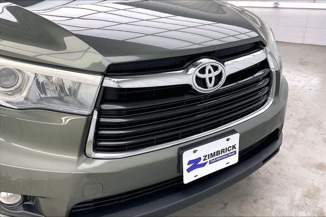 Used 2015 Toyota Highlander XLE AWD/4WD image 31
