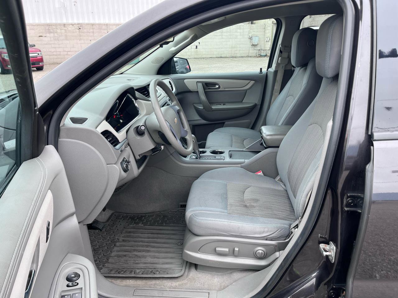 Used 2017 Chevrolet Traverse LS image 19