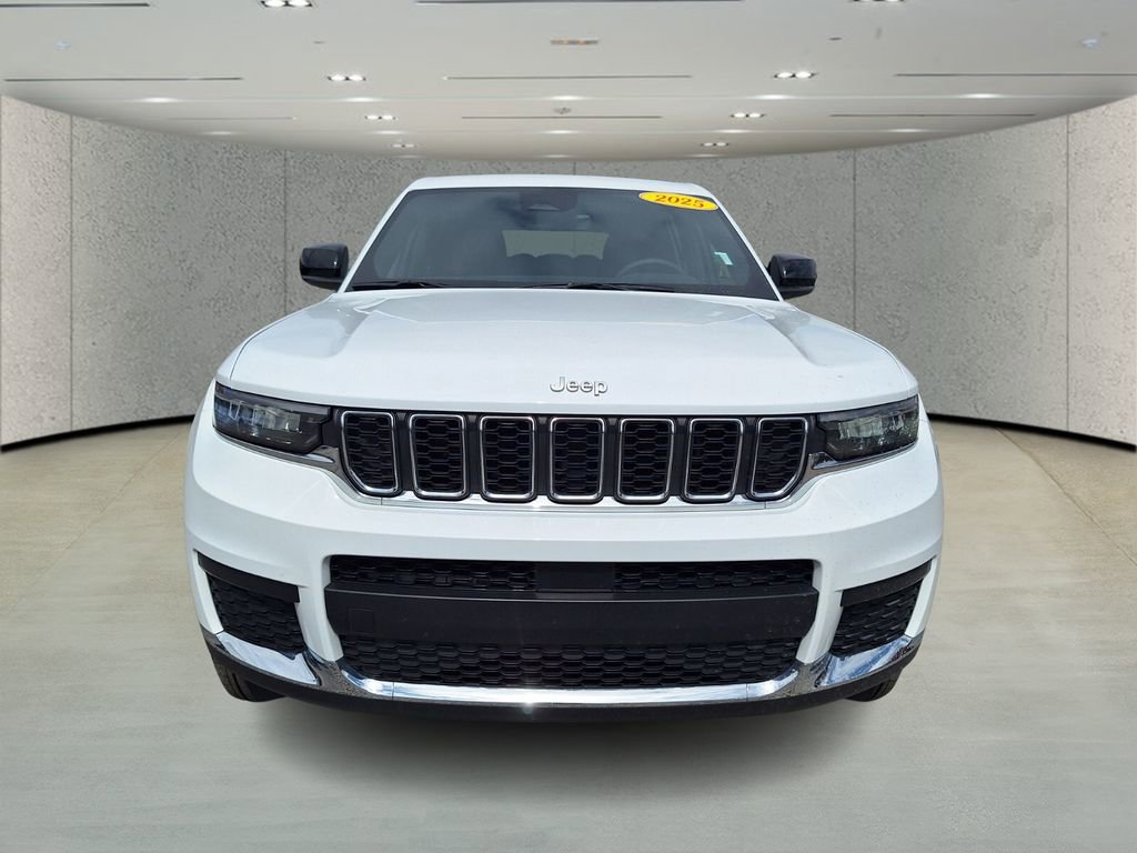 Used 2025 Jeep Grand Cherokee L Laredo image 8