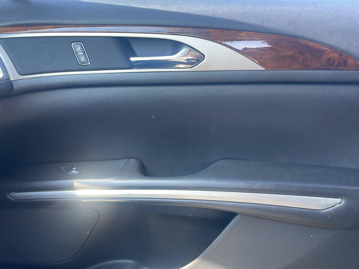 Used 2013 Lincoln MKZ FWD image 26
